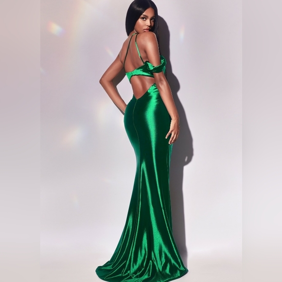 Formal dress - Picture 3 of 8